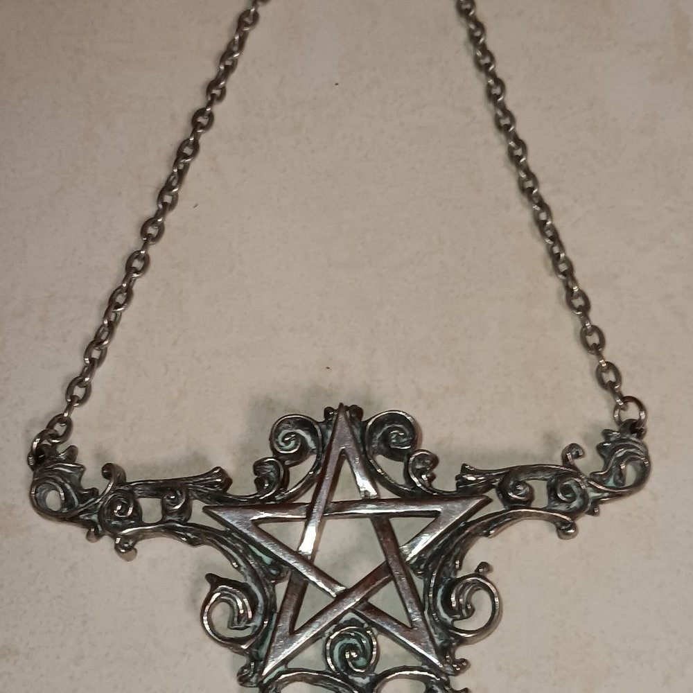 PYRAMID pentagram necklace